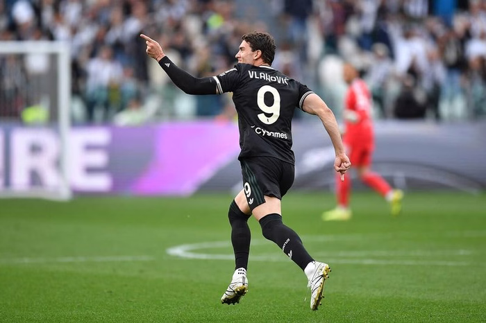 🔥 Vlahovic INFIAMMA il mercato: spunta anche il Barcellona