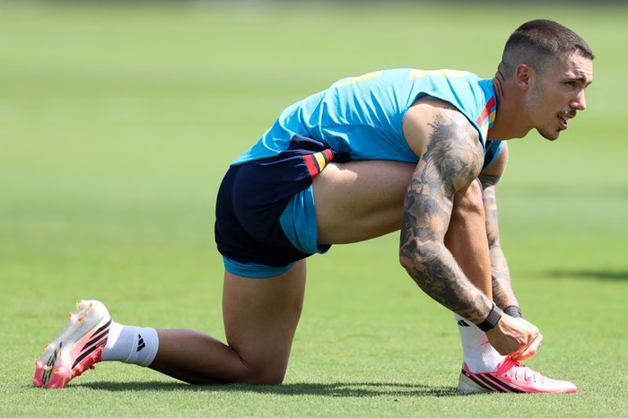 Atlético de Madrid oficializa retorno de Grimaldo ao futebol espanhol