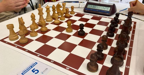Au Corsican Circuit, les jeunes Corses se frottent à l'élite mondiale des échecs