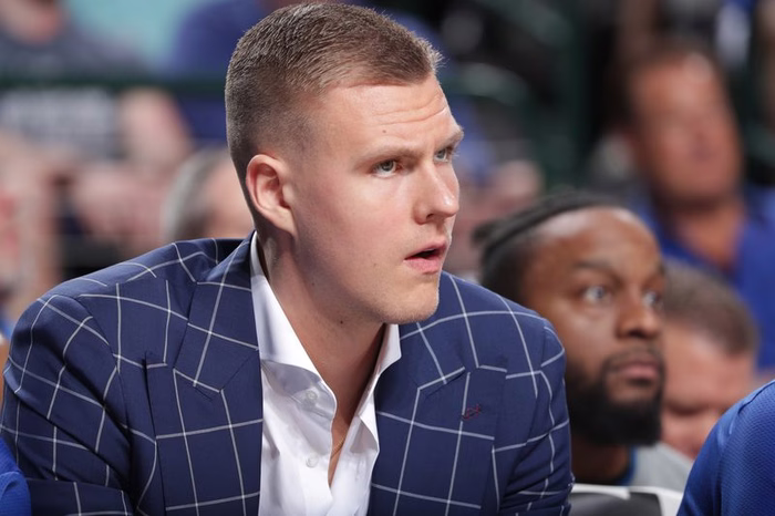 Porzingis acerta renovação com Warriors até temporada de 2028