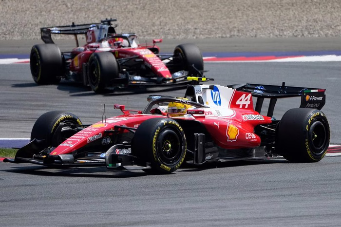 Chefe da Mercedes comenta gastos da Ferrari com atualizações