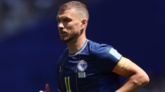Nächste Verletzung: Beendet Schalke-Star Dzeko jetzt seine Karriere?