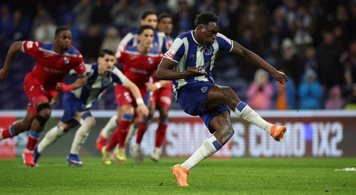 Samu e Vasco Sousa condicionados no primeiro treino do FC Porto