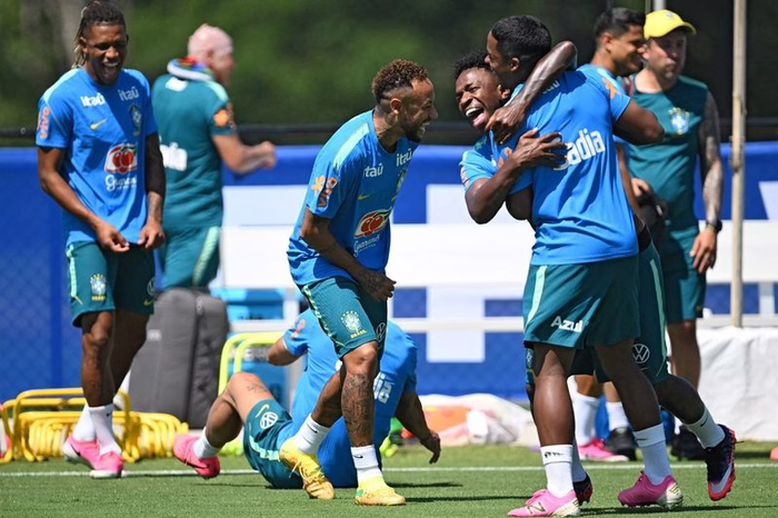Sem Rayan, seleção brasileira treina com foco na Noruega