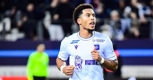 L'AJA lève l'option d'achat sur l'attaquant Danny Namaso