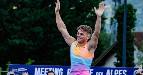 Après avoir battu son record de la saison, le perchiste Thibaut Collet souhaite une 5e édition du Meeting des Alpes