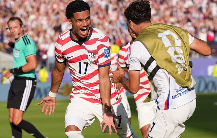 EN DIRECT Coupe du monde 2026 : Réduite à 10, Team USA domine la Bosnie et rejoint la Belgique en 8es…
