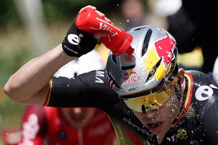 How do Tour de France riders go to the toilet?