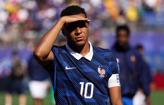 Paraguay - France : « Il a une aura mondiale »… Comment Kylian Mbappé est devenu le capitaine du peuple