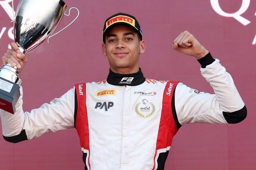 Líder, Ugochukwu vence sprint de Silverstone com 17s de vantagem