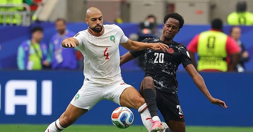 Amrabat participa en el pase de Marruecos a cuartos de final