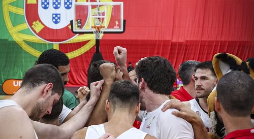 Portugal vence na Grécia e avança na qualificação para o Mundial de basquetebol