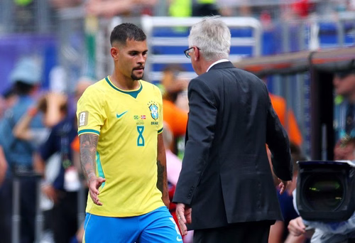 Quantos pênaltis Bruno Guimarães bateu na carreira? Checamos