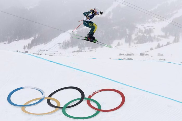I nuovi sport olimpici per i Giochi delle Alpi Francesi 2030: l’Italia sorride per le gare miste di PGS e skicross, novità nel biathlon