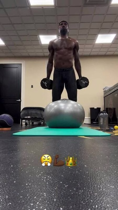 LeBron James avalia 10 destinos na NBA e impressiona em treino