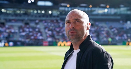 Ligue 1 : le staff d'Alexandre Dujeux prend forme à Lorient, Lille s'intéresse à une pépite néerlandaise