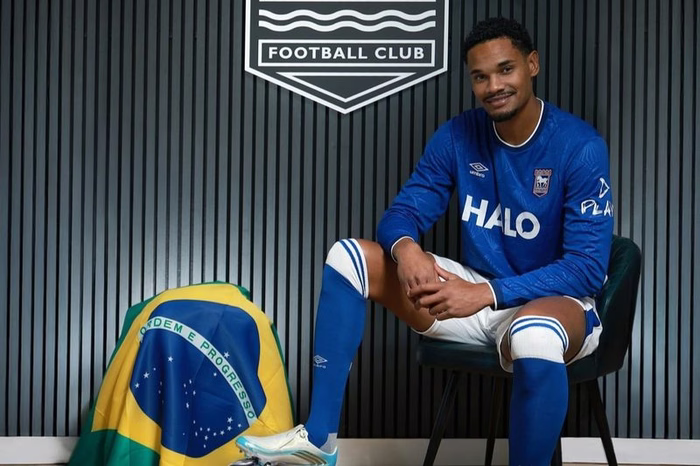 Atacante brasileiro Emersonn deixa Toulouse para jogar no Ipswich, da Premier League