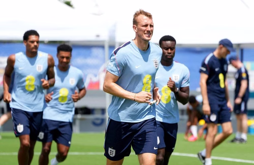 Haaland x Dan Burn: Zagueiro de 2 metros deve ser aposta da Inglaterra