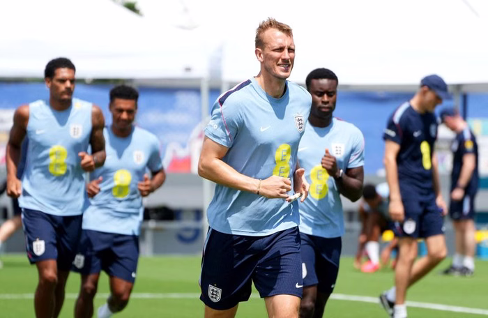 Haaland x Dan Burn: Zagueiro de 2 metros deve ser aposta da Inglaterra