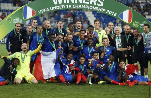 Campeão com Mbappé e desprezado por Deschamps, zagueiro francês é destaque de Marrocos na Copa