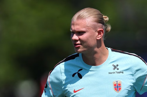 Sextou para Haaland: astro chama atenção por ritmo lento em vídeo de treino da Noruega