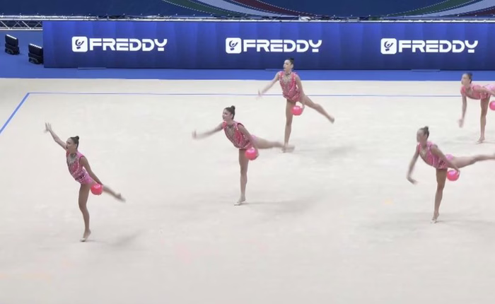 Brasil se destaca nas cinco bolas e vai à final da Copa do Mundo de ginástica rítmica em Milão