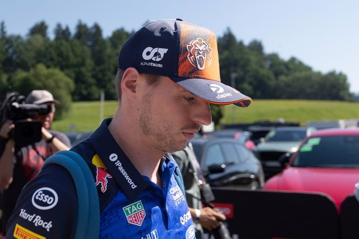 Após rumor sobre McLaren,Jos, empresário de Max e Marko se reúnem