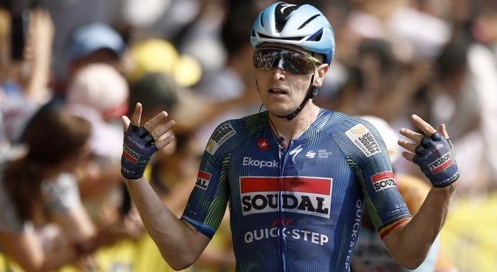 Tim Merlier impõe-se ao sprint na sétima etapa