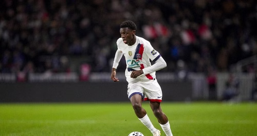 Ligue 1 : l'OL peaufine son programme estival, Lille boucle l'arrivée d'un défenseur, le PSG pourrait perdre un titi