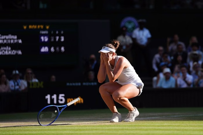 How Linda Noskova responded to disaster to win one of Wimbledon’s greatest finals