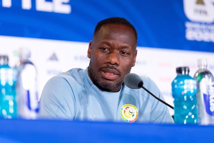 Técnico de Senegal deixa cargo e chega a 15 baixas pós-Copa