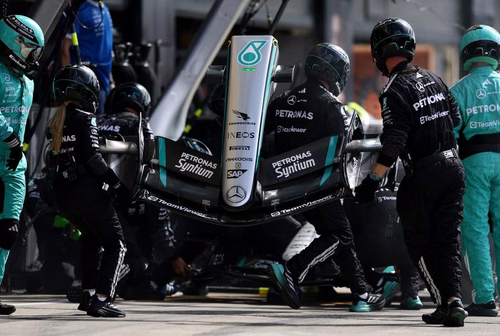 Mercedes prioriza manter desempenho apesar de quebras na F1 2026