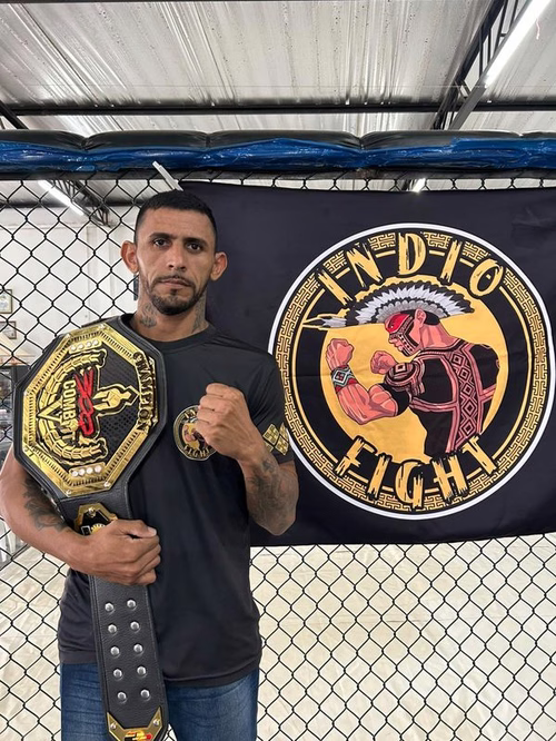 Lutador acreano vence por nocaute no 2º round e fatura cinturão do 300 Combat, em Porto Velho