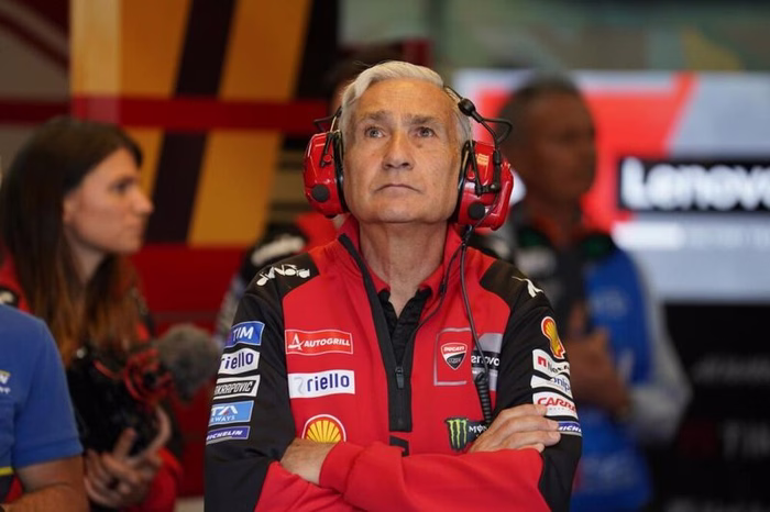 MotoGP, Davide Tardozzi: “Ducati e Aprilia si equivalgono, la differenza la fanno i piloti. Il Mondiale se lo giocano in sei”