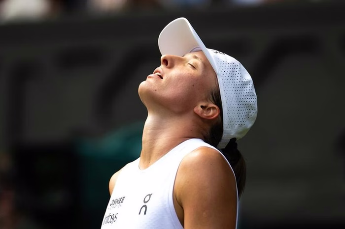 Radwanska conta que oscilações de Iga a preocuparam em Wimbledon
