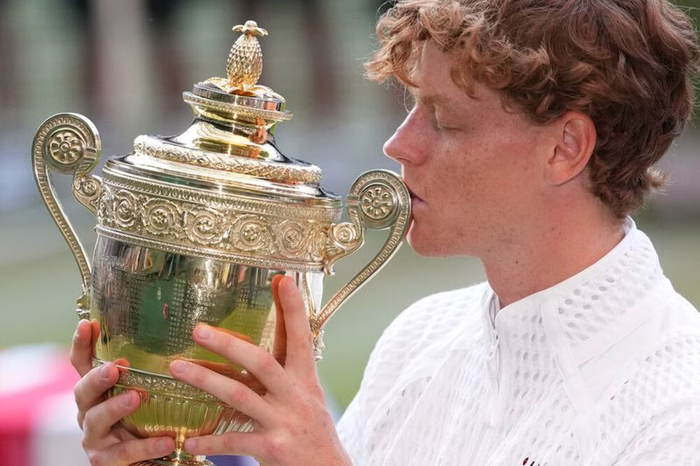 Becker: “Sinner dedica la sua vita al tennis ed è contento di giocare sempre meglio”