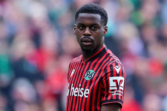 Bayern vor Millionen-Deal! Aseko-Wechsel nach Frankfurt vor Abschluss
