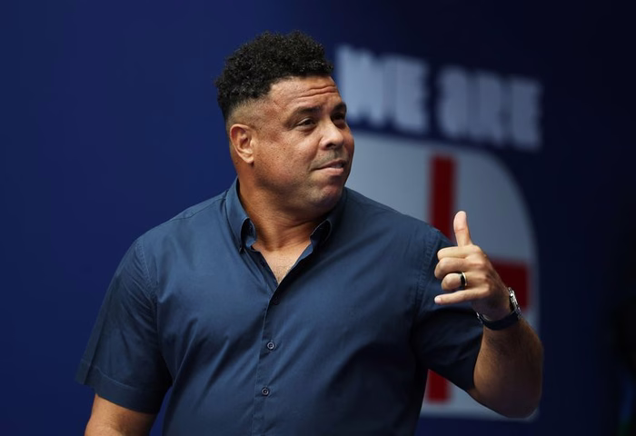 Ronaldo manda recado para Neymar: "Não decida nada agora"