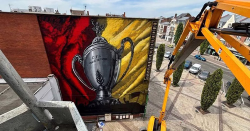 Lens : une fresque de 14 mètres pour célébrer le titre en Coupe de France