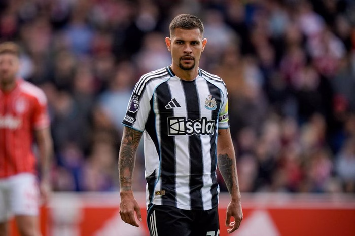 Arsenal sonda, mas Newcastle se irrita com rumores sobre saída de Bruno Guimarães