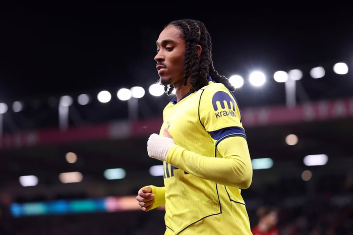 Inter, servono 35 milioni per Spence: il Tottenham apre anche a Romero