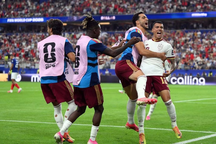 Mikel Oyarzabal y Pedro Porro, los goleadores del show que montó España para sacar a Francia de la Copa del Mundo