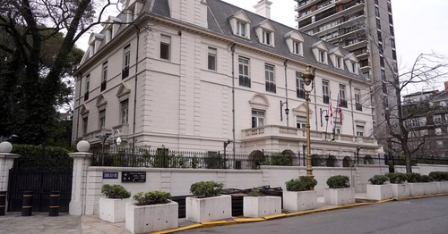 Fuerte operativo de seguridad en la embajada inglesa en Argentina antes del cruce por semifinales