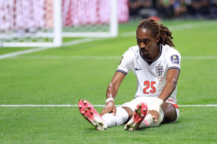 Inter, contatti continui col Tottenham per Spence: l'inglese apre al trasferimento