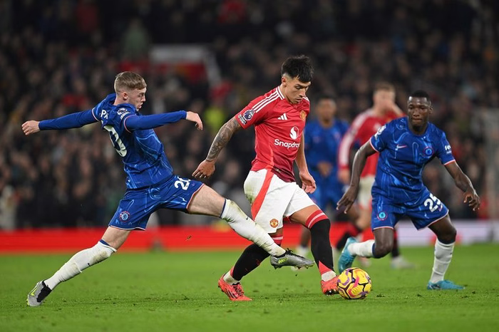 Chelsea in talks to sign Manu Kone