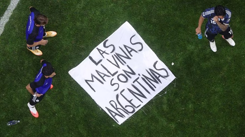 Kontroverses Banner: Droht Argentinien eine Strafe?