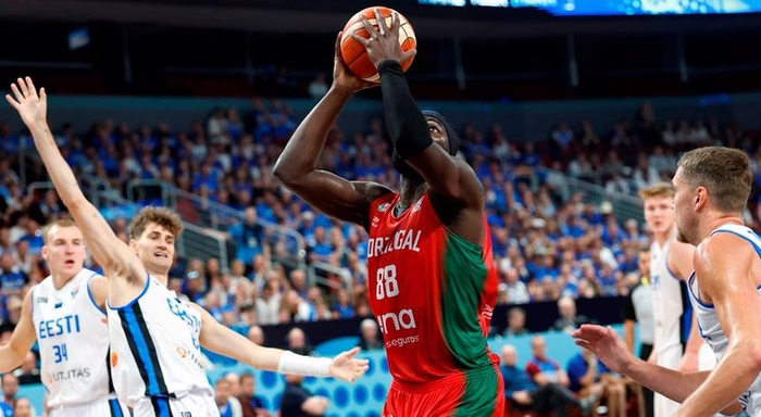 Neemias Queta nos pré-convocados de Portugal para a qualificação para Mundial de basquetebol