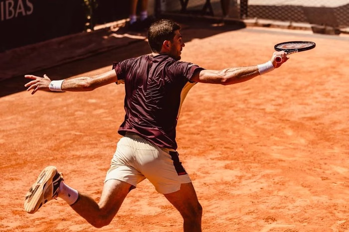 Demoliner vence cabeças de chave 2 e vai à semi de duplas em Gstaad