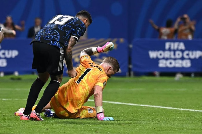 Cuti Romero les gritó en la cara el gol del empate a Jordan Pickford y a Marc Guéhi
