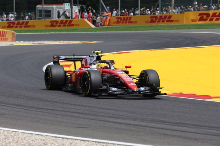 F1, risultati e classifica FP1 GP Belgio 2026: Hamilton e Leclerc in scia a Verstappen. Mercedes non brilla